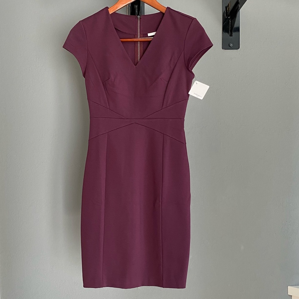 Halogen burgundy body con ponte dress. Sz 0